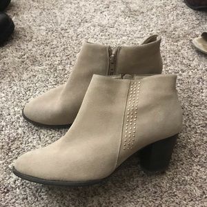 Vionic booties